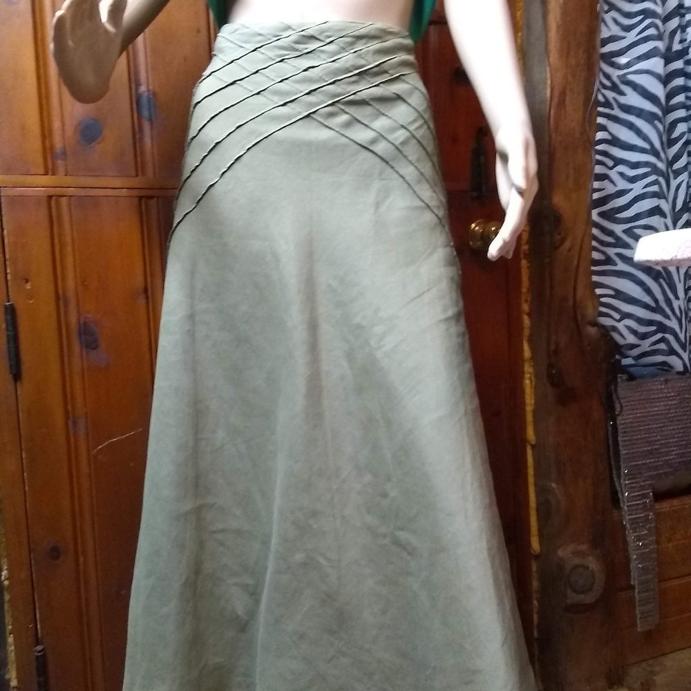 Skirt by edward